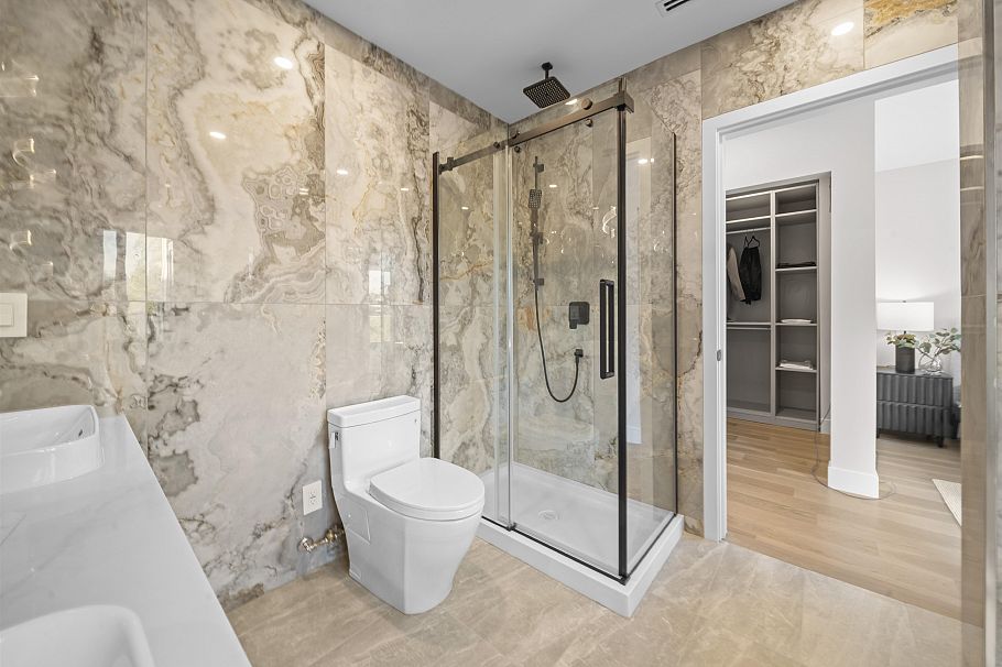 2455 W 10th Avenue Vancouver, BC - 23
