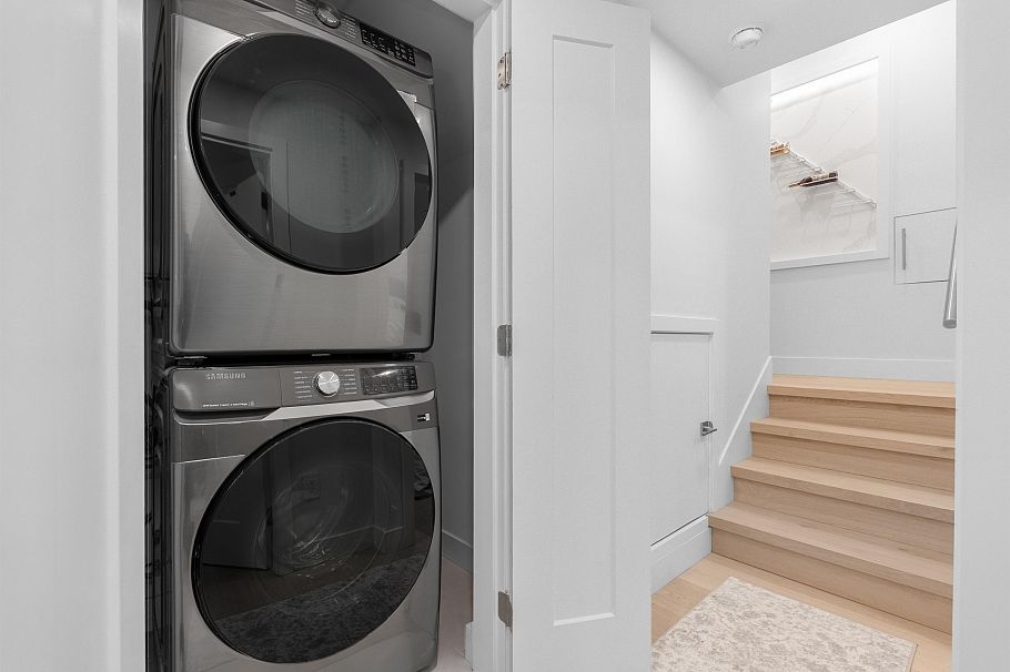 A 3672 W 1st Avenue Vancouver, BC - 26