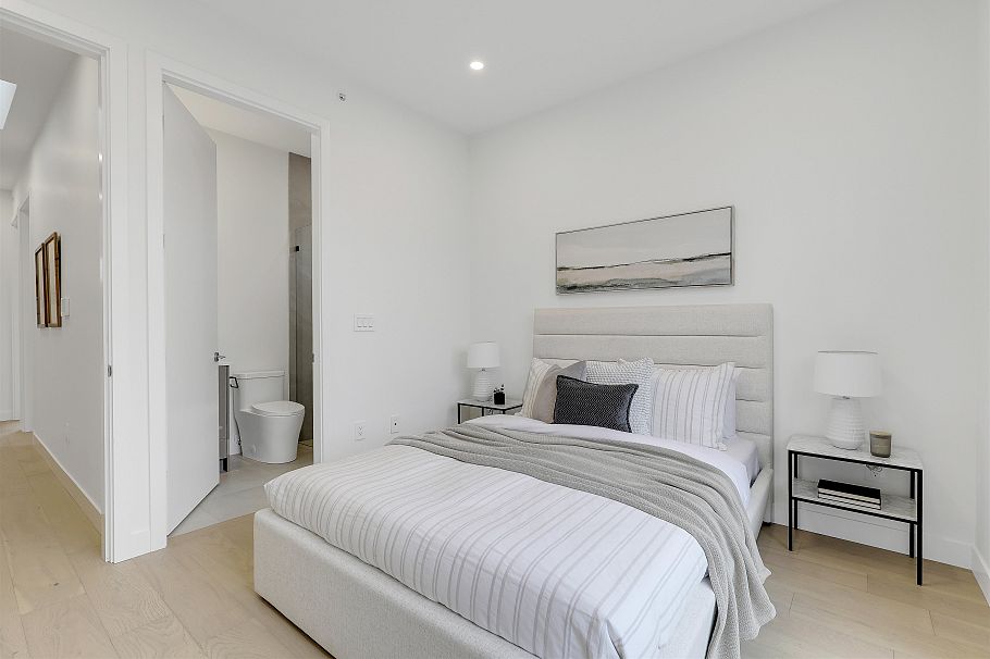 1 3183 Graveley Street Vancouver, BC - 22