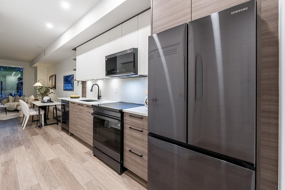 207 422 Lakewood Drive Vancouver, BC - 2