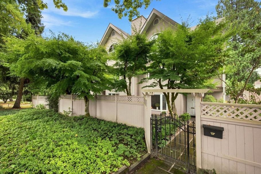1 1176 W 15th Avenue Vancouver, BC - 2