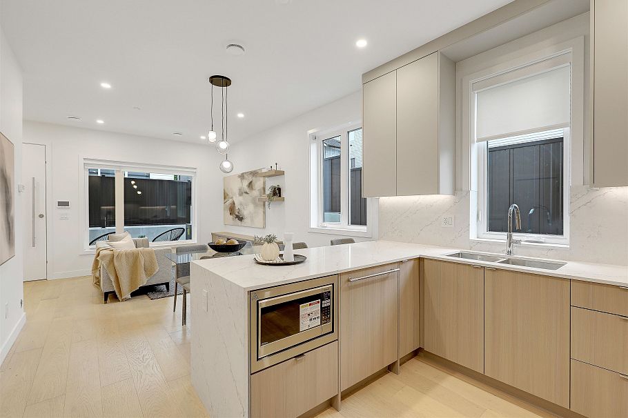 1 3183 Graveley Street Vancouver, BC - 15