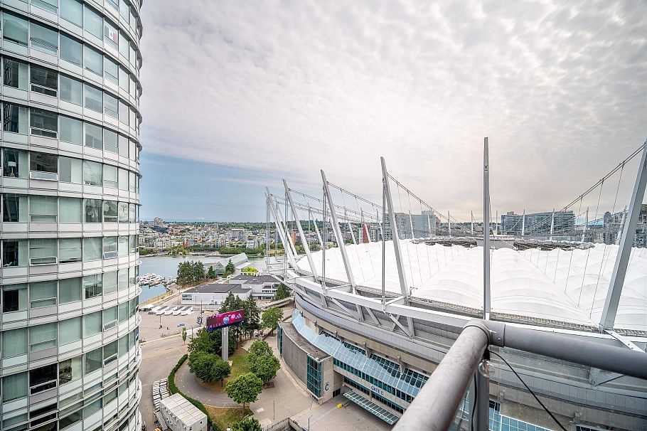 2308 111 W Georgia Street Vancouver, BC - 23