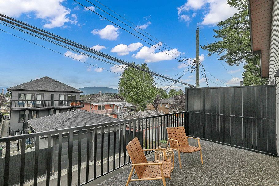 1 3183 Graveley Street Vancouver, BC - 27