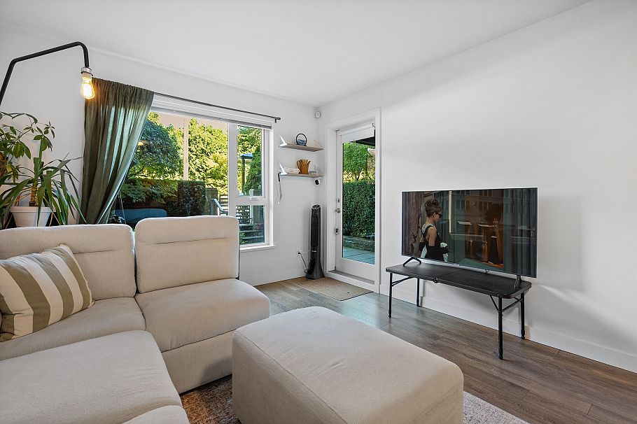 108 221 E 3rd Street North Vancouver, BC - 10