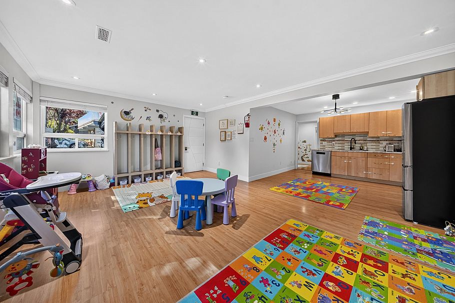 2322 Kirkstone Road North Vancouver, BC - 29