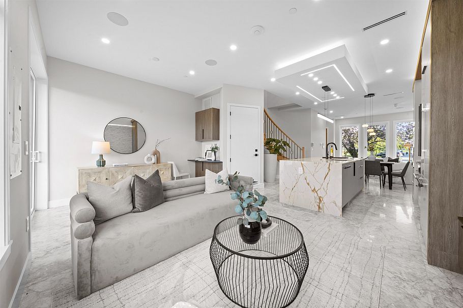 2455 W 10th Avenue Vancouver, BC - 12