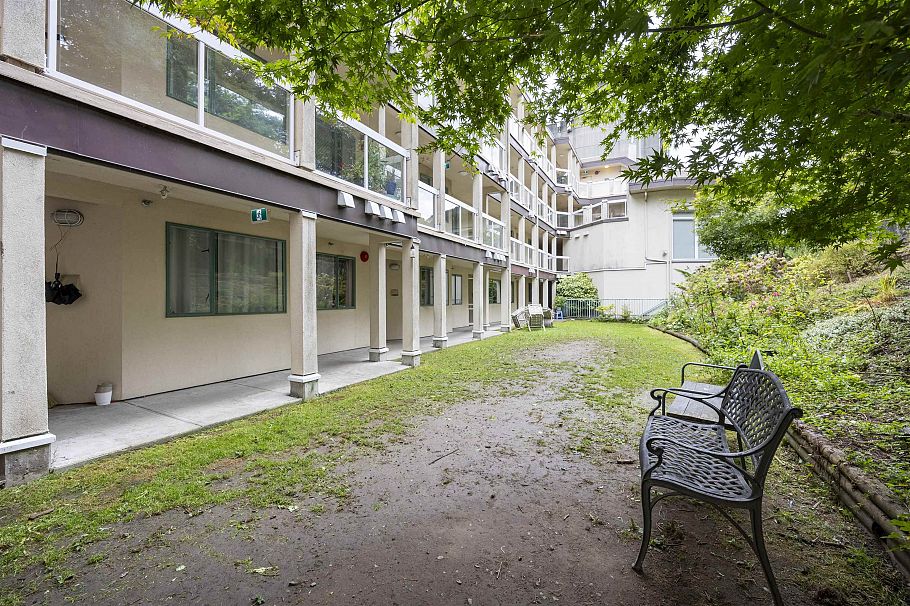 208 2677 Broadway Street Vancouver, BC - 24