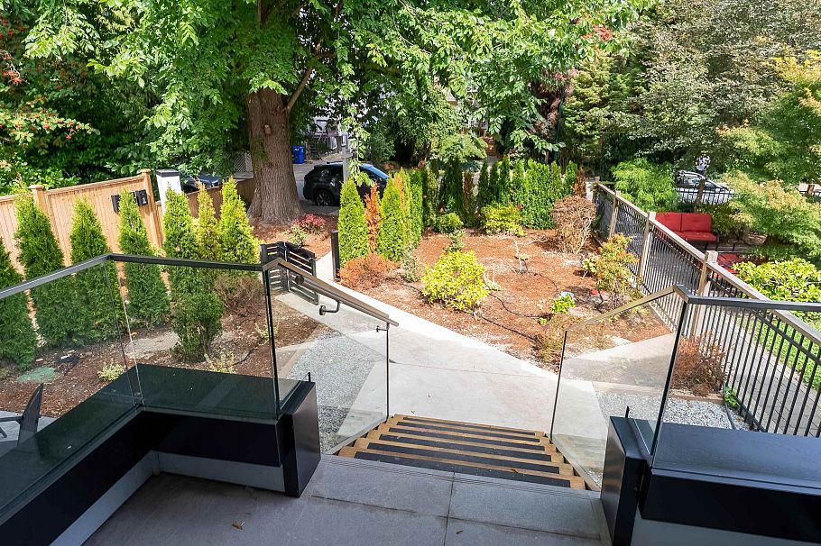A 3672 W 1st Avenue Vancouver, BC - 14