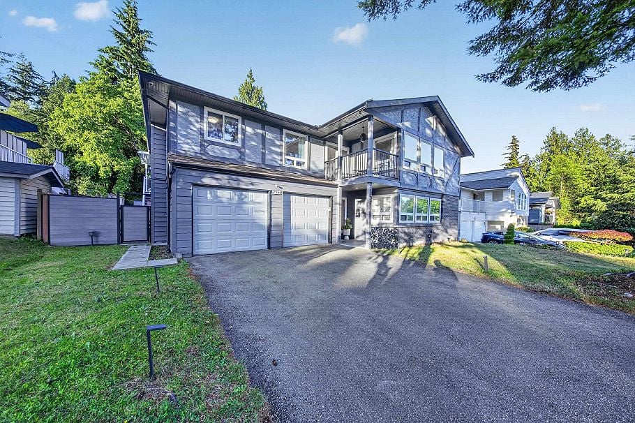 2322 Kirkstone Road North Vancouver, BC - 2