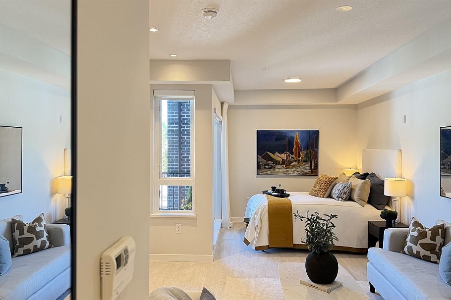516 110 E 17th Street North Vancouver, BC - 3