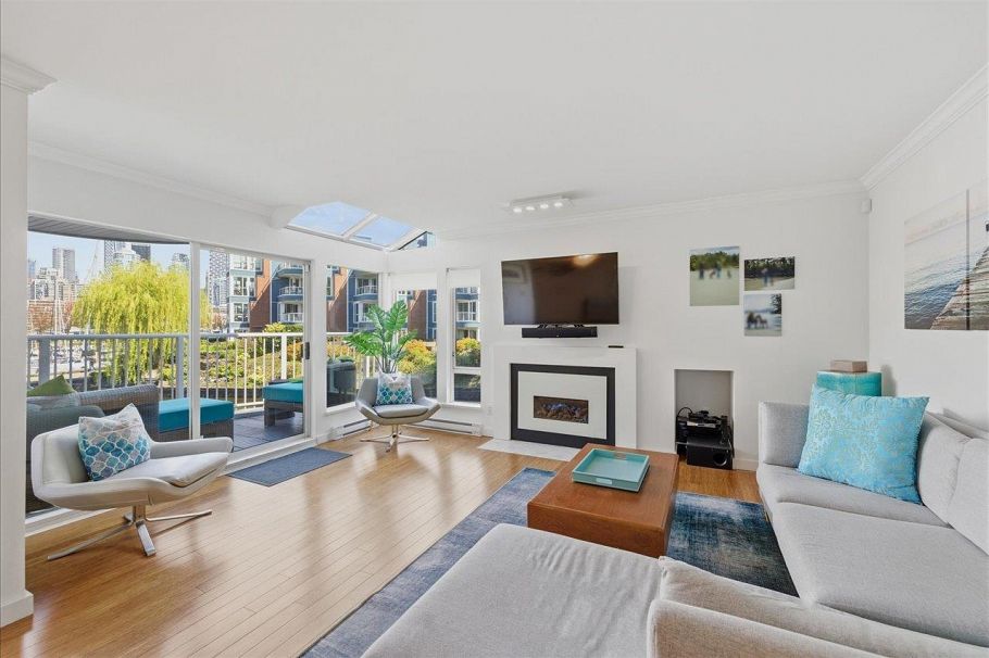 1523 Mariner Walk Vancouver, BC - 1