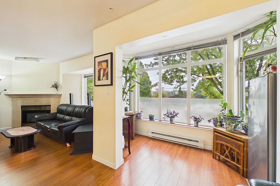 208 2677 Broadway Street Vancouver, BC - 2