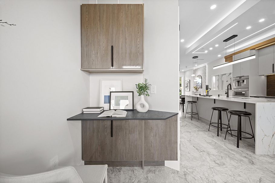 2455 W 10th Avenue Vancouver, BC - 16