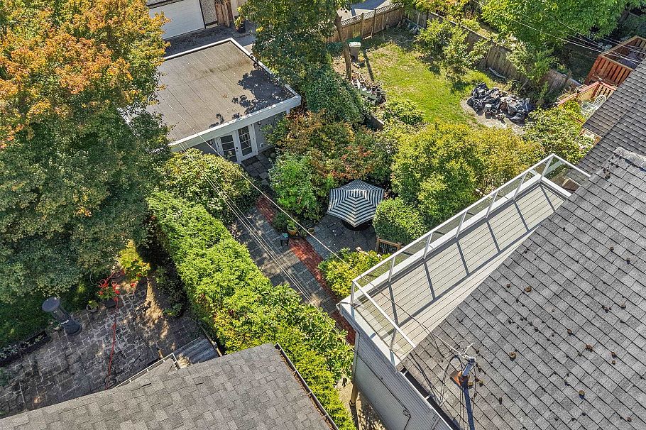 4468 W 14th Avenue Vancouver, BC - 25