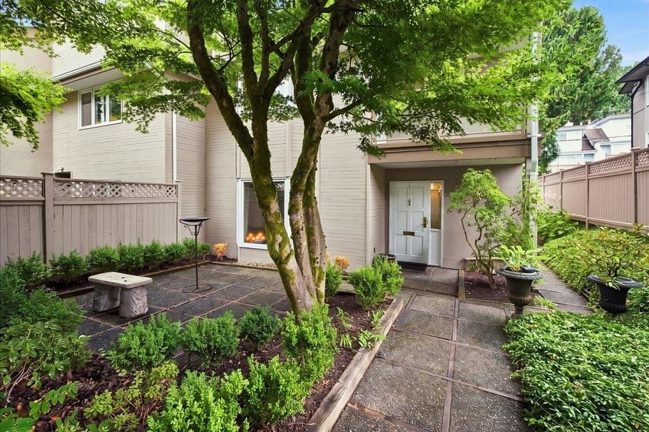 1 1176 W 15th Avenue Vancouver, BC - 1