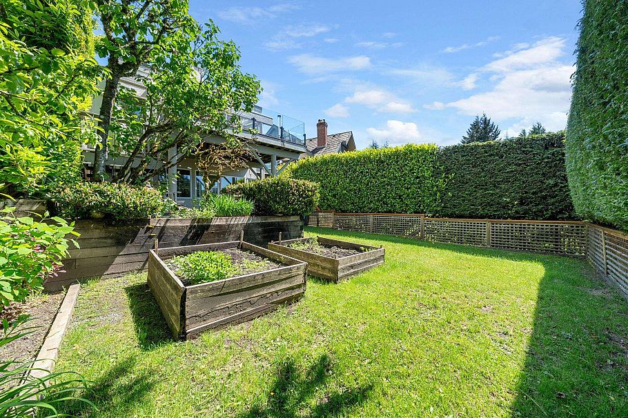 3961 St. Albans Avenue North Vancouver, BC - 35