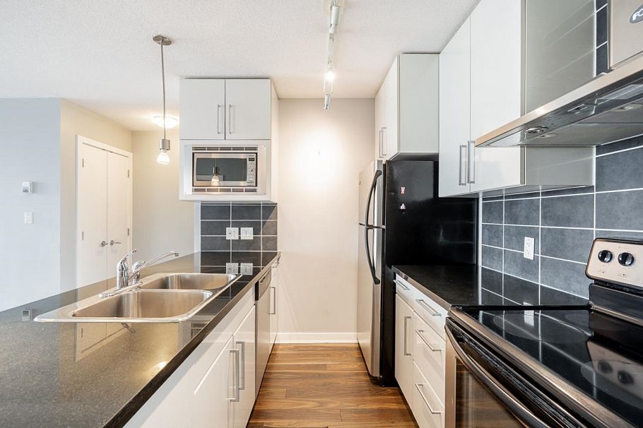 1203 689 Abbott Street Vancouver, BC - 3