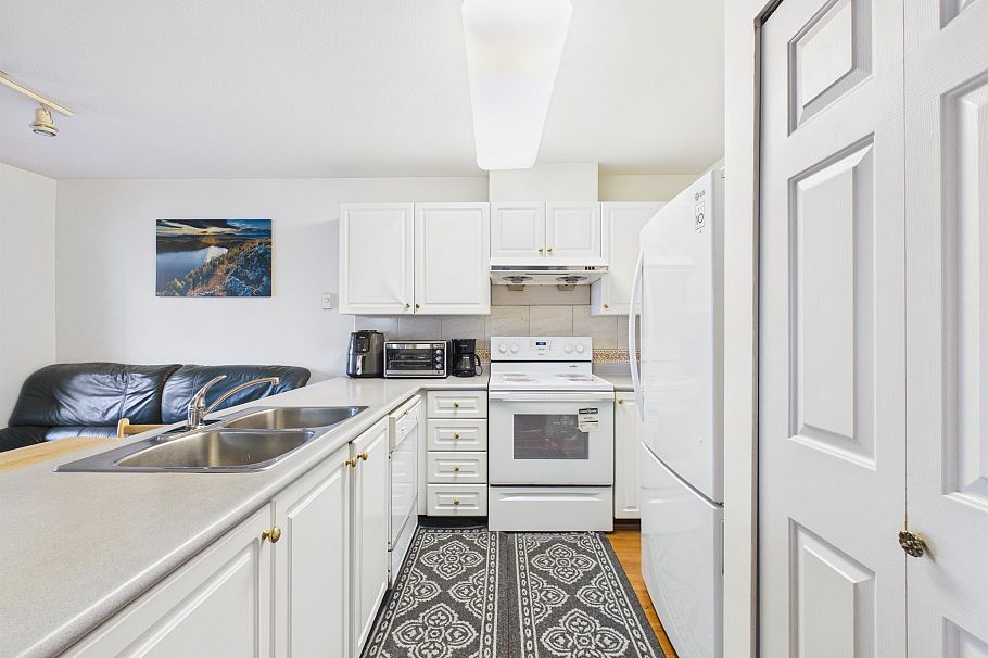 208 2677 Broadway Street Vancouver, BC - 25