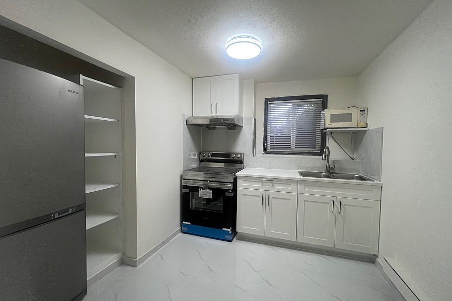 1031 Boundary Road Vancouver, BC - 8