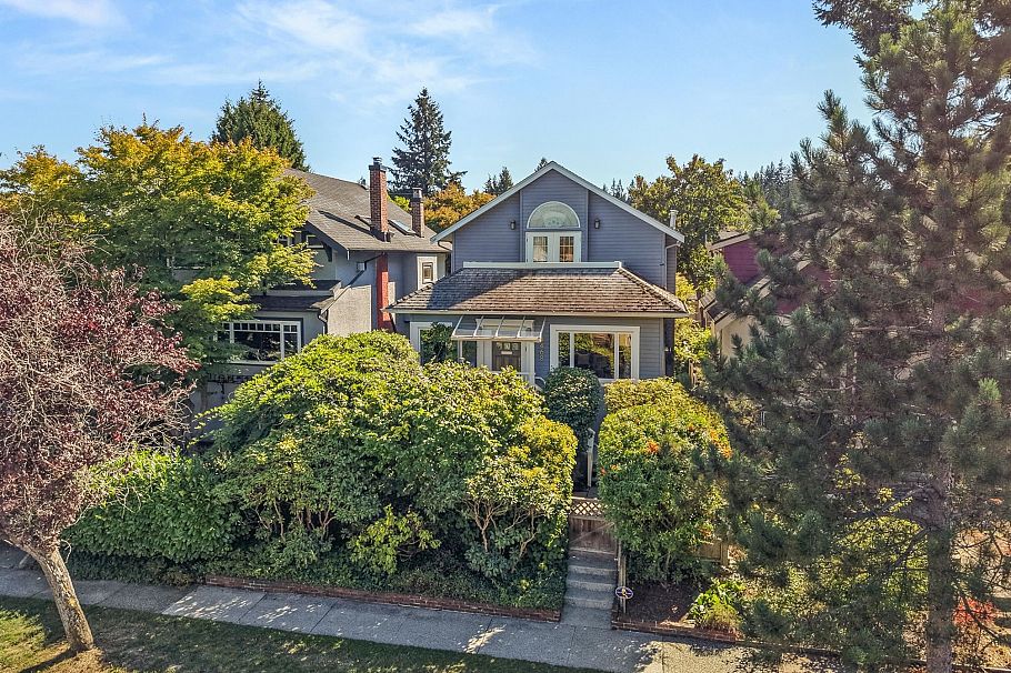 4468 W 14th Avenue Vancouver, BC - 33