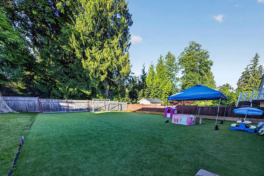 2322 Kirkstone Road North Vancouver, BC - 37