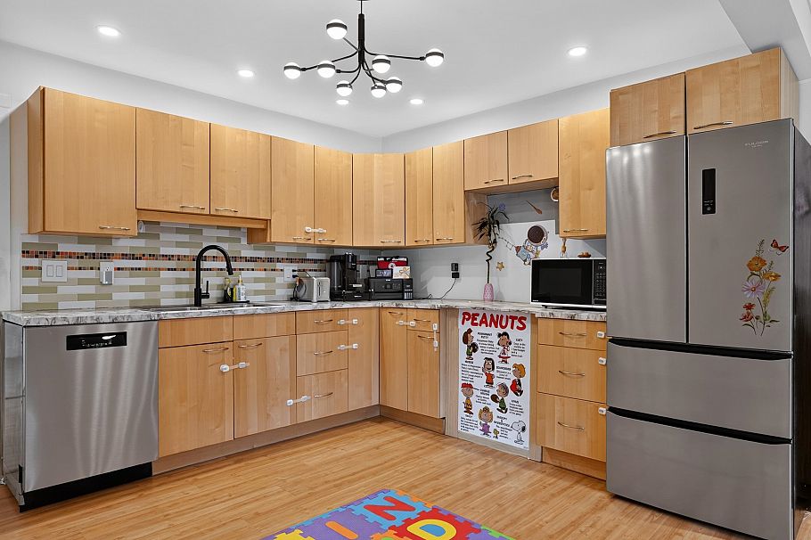2322 Kirkstone Road North Vancouver, BC - 33