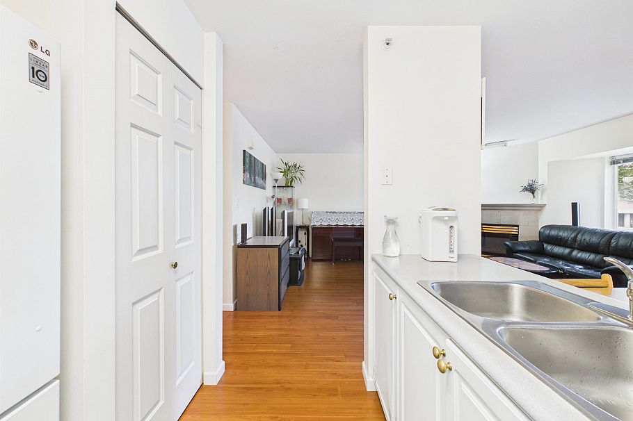 208 2677 Broadway Street Vancouver, BC - 27