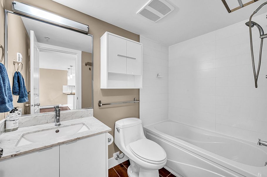 211 4338 Commercial Street Vancouver, BC - 29