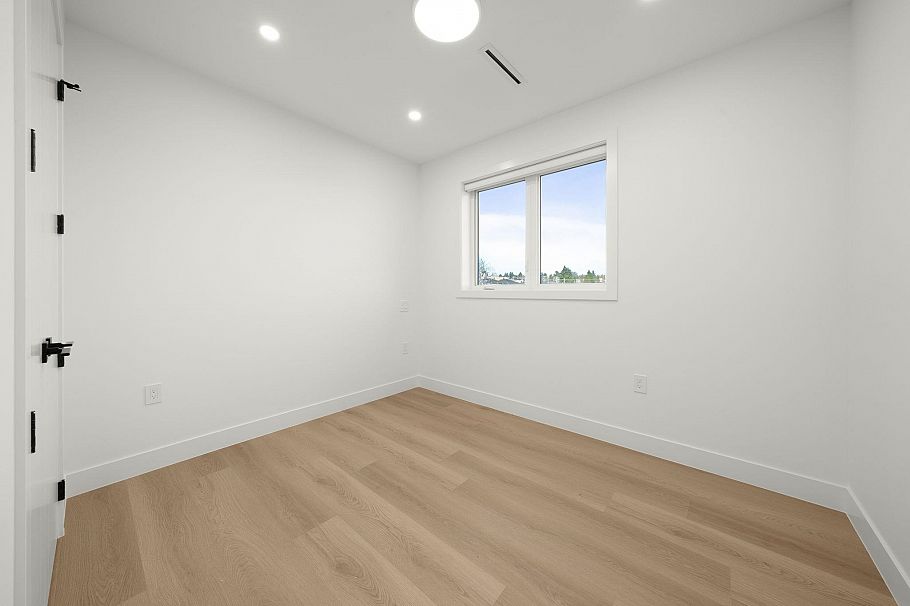 1 1278 E 63rd Avenue Vancouver, BC - 22