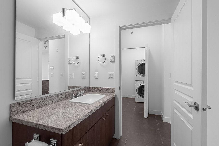 407 4550 Fraser Street Vancouver, BC - 27