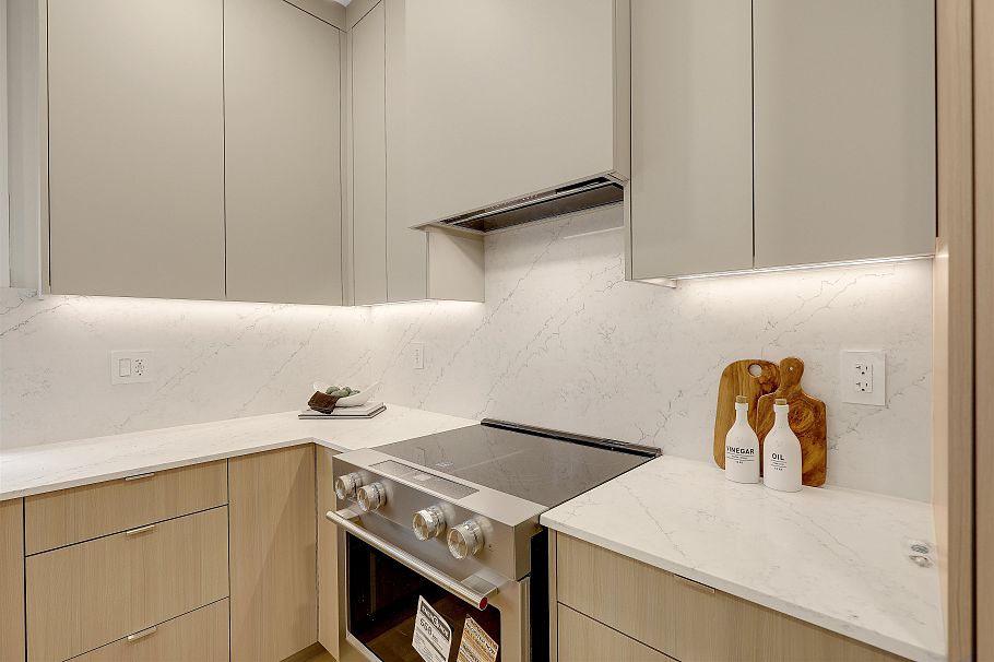 1 3183 Graveley Street Vancouver, BC - 16