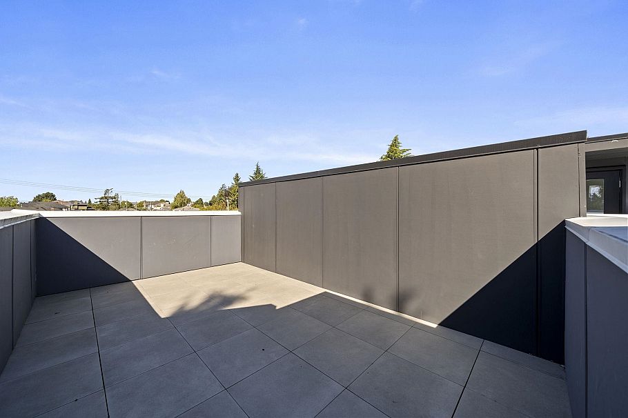 225 1010 W 47th Avenue Vancouver, BC - 26