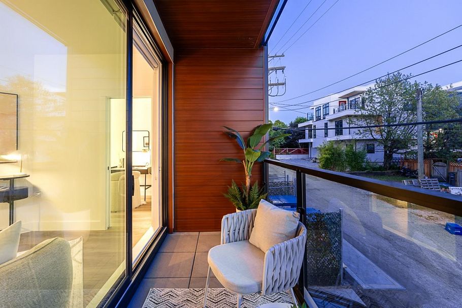 207 422 Lakewood Drive Vancouver, BC - 6