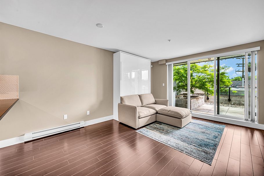 211 4338 Commercial Street Vancouver, BC - 19