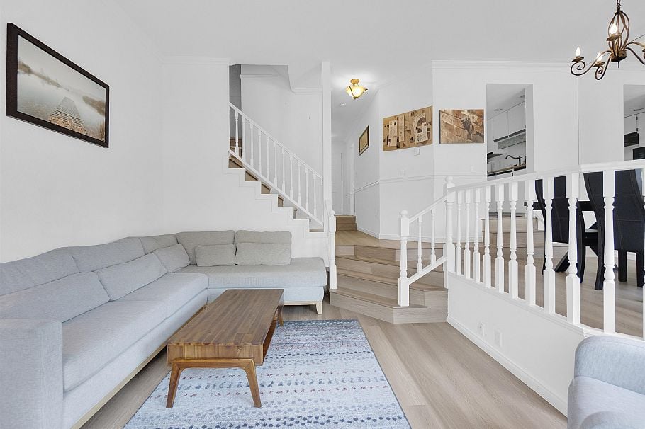 108 216 E 6th Street North Vancouver, BC - 2