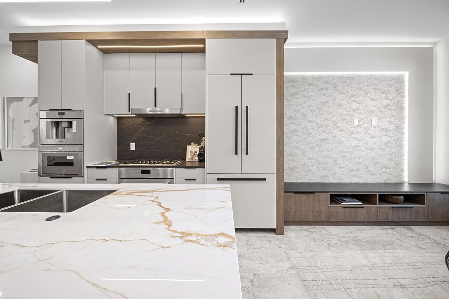 2455 W 10th Avenue Vancouver, BC - 17