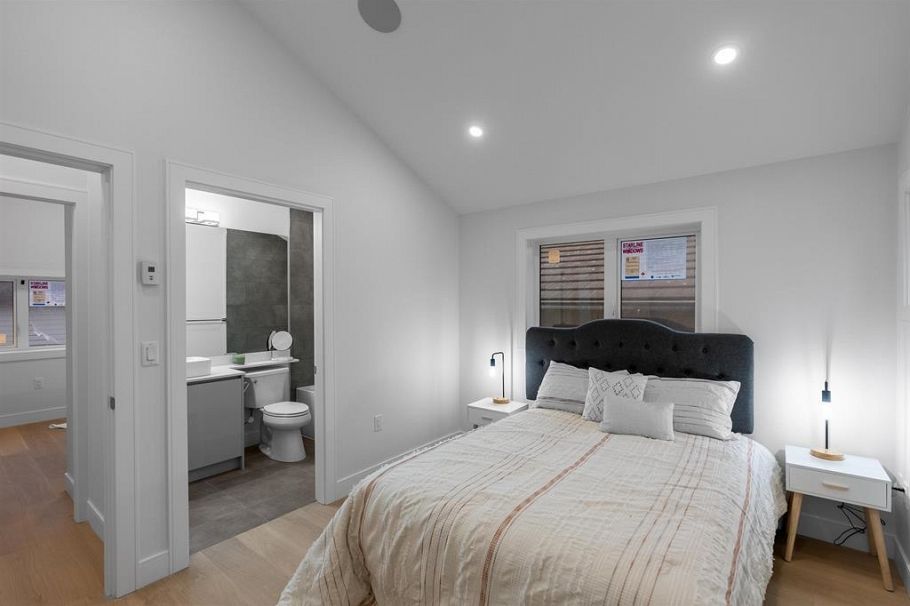 2881 E Georgia Street Vancouver, BC - 15