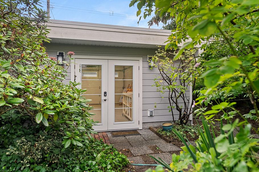 4468 W 14th Avenue Vancouver, BC - 26
