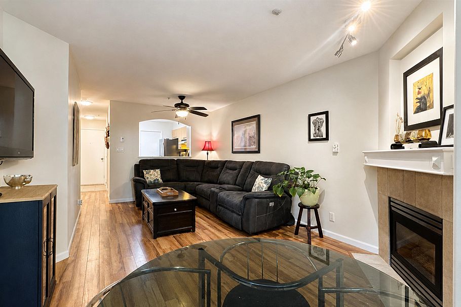 106 8495 Jellicoe Street Vancouver, BC - 4