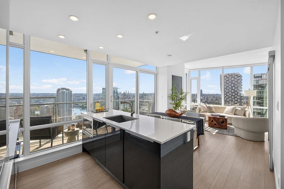 4006 1283 Howe Street Vancouver, BC - 5