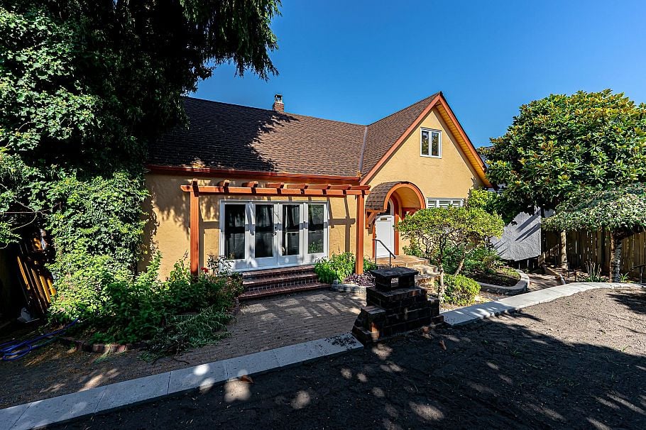 4327 Locarno Crescent Vancouver, BC - 1