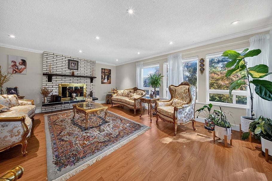 2322 Kirkstone Road North Vancouver, BC - 1