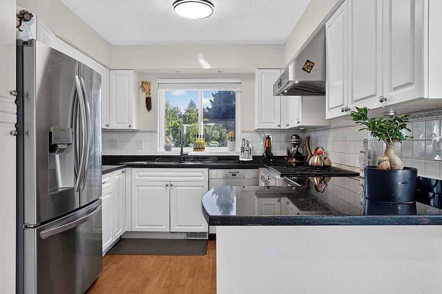 2322 Kirkstone Road North Vancouver, BC - 14