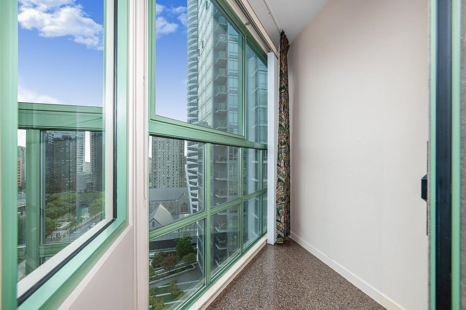 1903 909 Burrard Street Vancouver, BC - 17