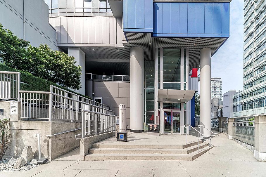 2308 111 W Georgia Street Vancouver, BC - 2