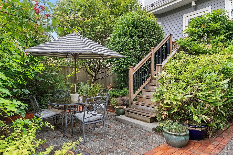 4468 W 14th Avenue Vancouver, BC - 24