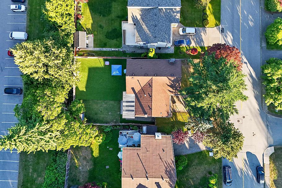 2322 Kirkstone Road North Vancouver, BC - 39