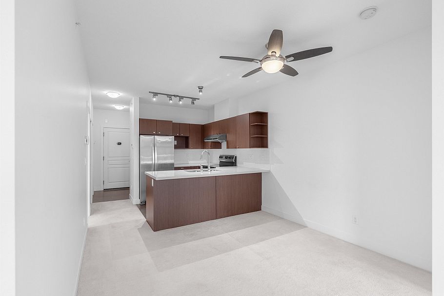 407 4550 Fraser Street Vancouver, BC - 6