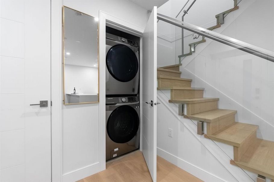 2881 E Georgia Street Vancouver, BC - 27